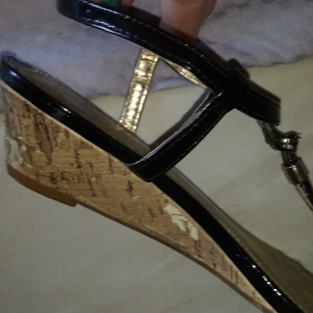 Shoes - Picture 4 of 8